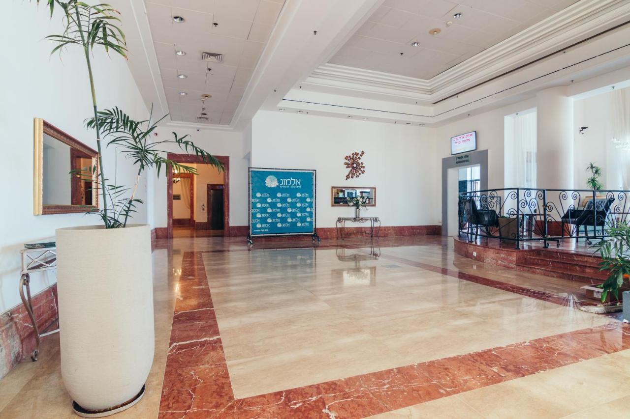 Almog Beach Apt Hotel מלון דירות אלמוג ביץ' Haifa Eksteriør billede