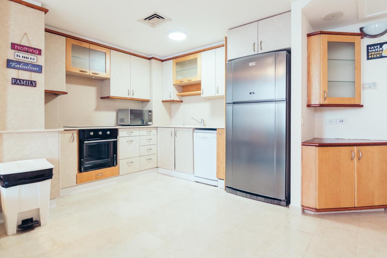Almog Beach Apt Hotel מלון דירות אלמוג ביץ' Haifa Eksteriør billede