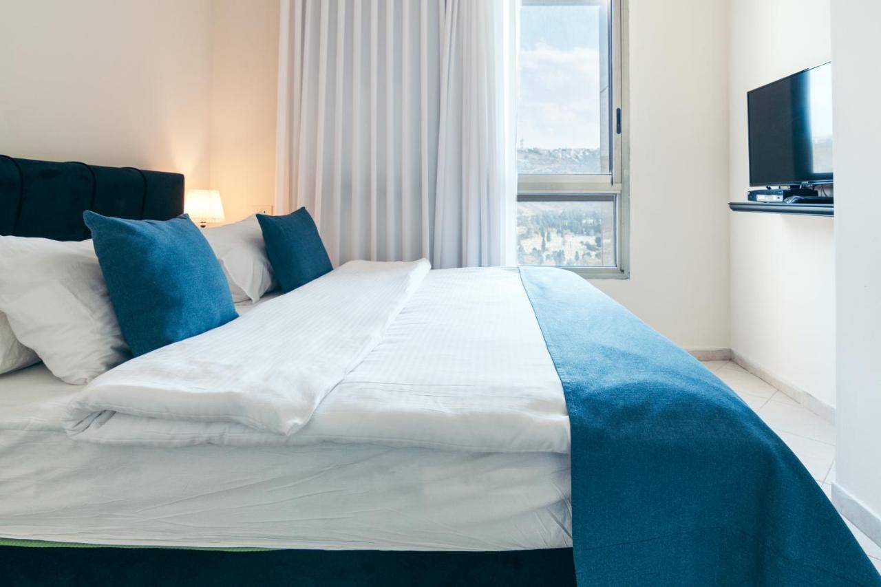 Almog Beach Apt Hotel מלון דירות אלמוג ביץ' Haifa Eksteriør billede