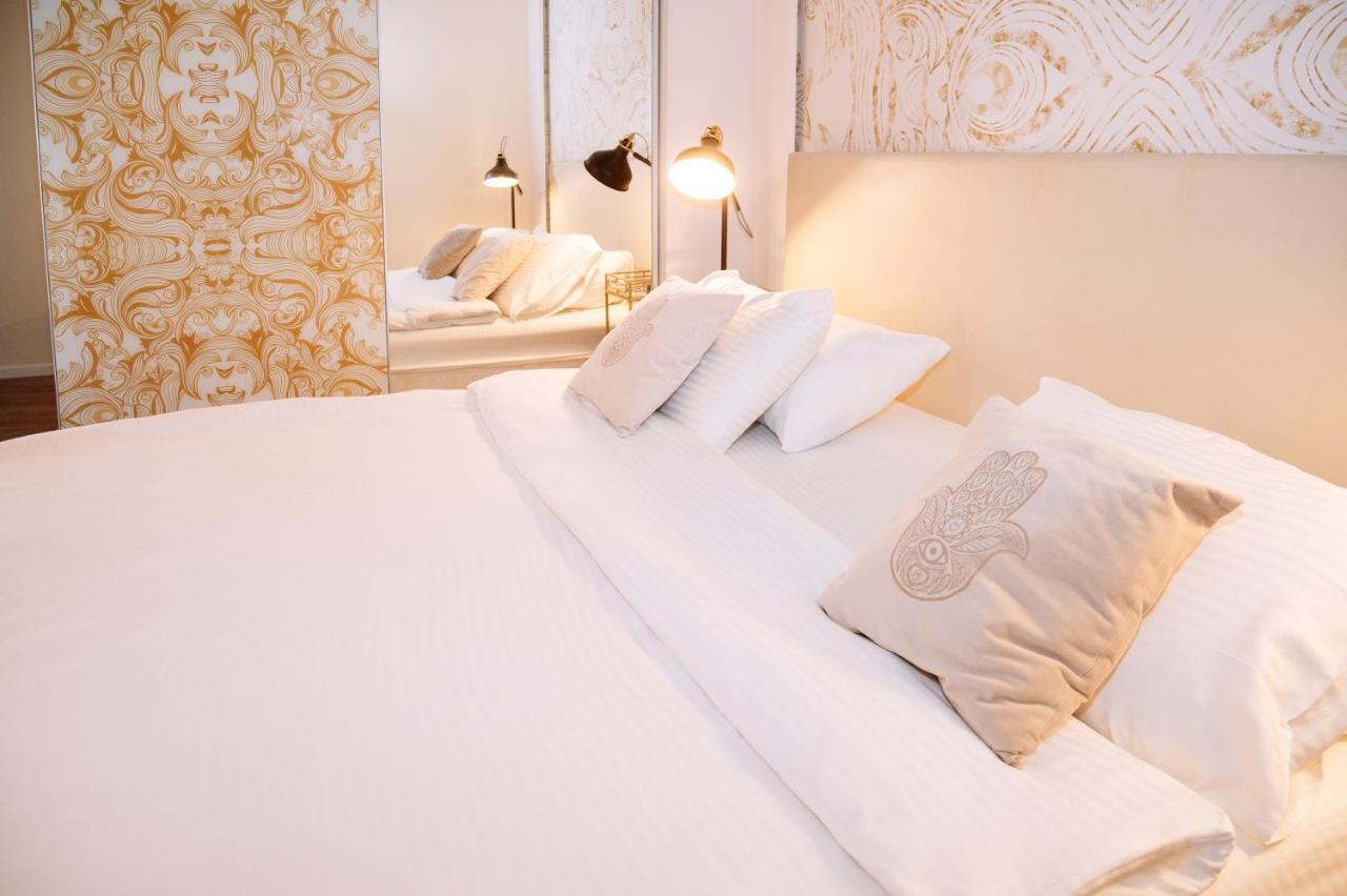 Almog Beach Apt Hotel מלון דירות אלמוג ביץ' Haifa Eksteriør billede