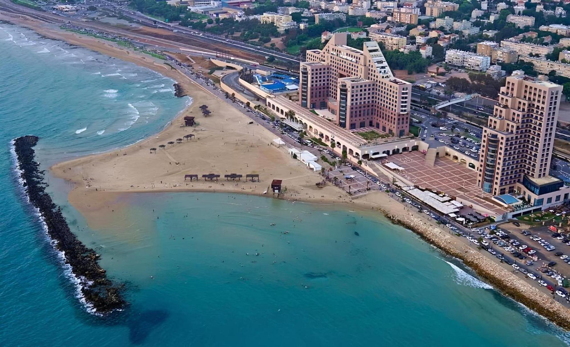 Almog Beach Apt Hotel מלון דירות אלמוג ביץ' Haifa Eksteriør billede