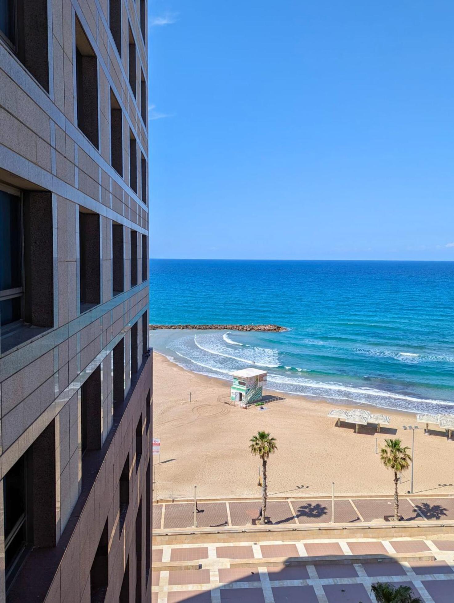 Almog Beach Apt Hotel מלון דירות אלמוג ביץ' Haifa Eksteriør billede